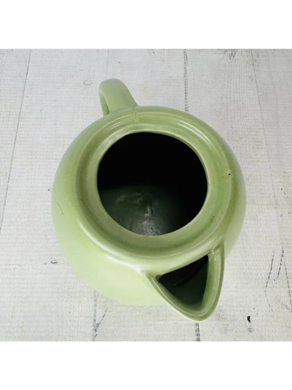 Starbucks 2012 Avocado Green Ceramic Round Ceramic Lidded 25oz Coffee Tea Pot